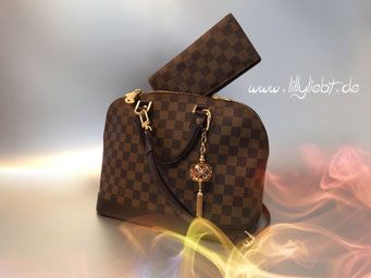 Louis Vuitton Damier Ebene Alma PM & Brazza, Louis Vuitton Iceball Taschenschmuck in Gold, Louis Vuitton Damier Ebene Schulterriemen