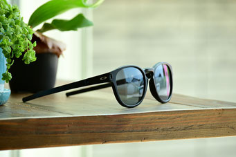【ゴルフで使用する偏光サングラス】フレーム：OAKLEY LATCH　レンズ：TALEX EASEBLUE HM Single Cort