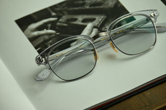 【日常の眩しさ対策のタレックス モアイレンズ】フレーム：BJ CLASSIC COLLECTION S-702　レンズ：TALEX MO'EYE GRAY HM Cort