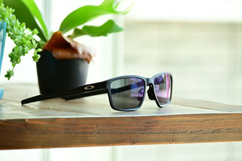 【ゴルフで使用する度付き偏光サングラス】　フレーム：OAKLEY METALINK　レンズ：TALEX TRUEVIEW FORCUS HM Cort