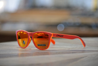 FROGSKINS (フロッグスキン) GRIPS COLLECTION  MATTE RED・PRIZM RUBY　税抜￥19,000円