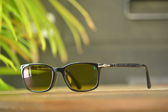 フレーム：Persol PO3189VA　 レンズ：TALEX VISTAYELLOW