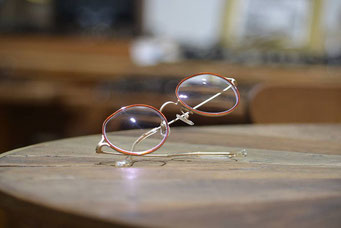 NEW. HETTIE C-Burgundy  税抜12,000円 　レンズ：HOYA 1.60薄型球面レンズ 税抜5,000円→税抜3,000円  　仕上り価格 税抜15,000円