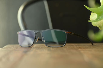 【60代で初めてかける遠近両用メガネ】フレーム：OAKLEY TIE BAR　レンズ：Nikon LOHAS Z100 1.60 SND Cort