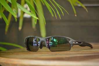 フレーム：OAKLEY　FLAK2.0　 レンズ：OAKLEY RX 調光レンズ
