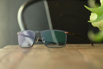 【60代で初めてかける遠近両用メガネ】フレーム：OAKLEY TIE BAR　レンズ：Nikon LOHAS Z100 1.60 SND Cort