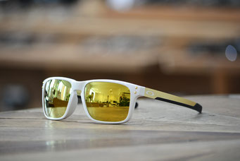 HOLBROOK MIX (ホルブロックミックス) POLISHED WHITE・24K IRIDIUM　税抜￥24,000円