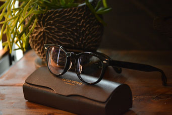 フレーム：OLIVER PEOPLES OV5036A　 レンズ：HOYA 1,60薄型球面レンズ