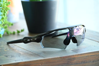 【息子さんと野球練習をするためのスポーツグラス】フレーム：持ち込みOAKLEY RADA EV　レンズ：NXT 度付き一眼ダイレクト加工