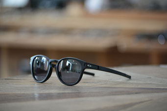 LATCH (ラッチ)　MATTE BLACK・GREY　税抜￥19,000円
