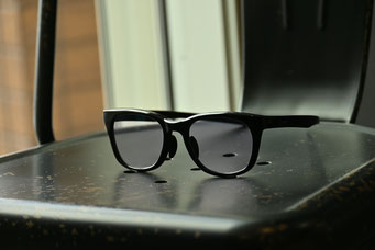 【夜間運転の眩しさにTALEX mo'eye Lens】フレーム：Eyevol SHAW　レンズ：TALEX MO'EYE PURPLE HM Cort