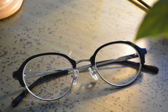 フレーム：NEW. Alfred C-1  税抜12,000円 　レンズ：Ito Lens 1.74DAS 税抜22,000円→サービス税抜15,000円　　仕上り価格 税抜27,000円