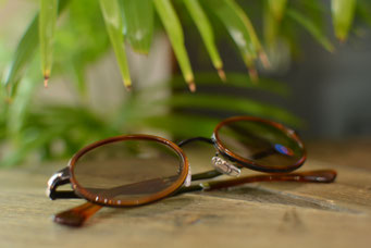 フレーム：Persol PO2452V  税抜31,600円 レンズ：TALEX 1.50球面レンズ 税抜30,000円 仕上がり価格 税抜61,600円