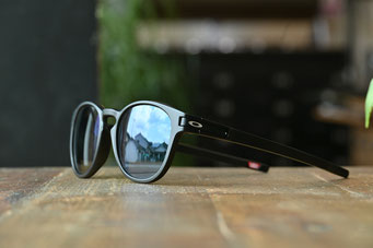 【ゴルフで使用する偏光サングラス】フレーム：OAKLEY LATCH　レンズ：TALEX TRUEVIEW GOLF HM Cort