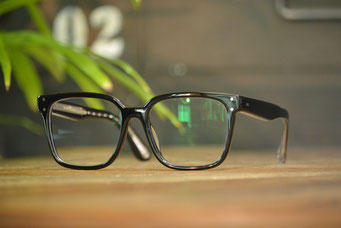 フレーム：OLIVER PEOPLES OV5502U　 レンズ：HOYA 1,60薄型非球面レンズ