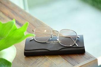 【怪しげな雰囲気のソフトミラーサングラス】フレーム：OLIVER PEOPLES OV1307ST　レンズ：Ito Lens 1.60薄型非球面レンズ Silver Soft Mirror Cort