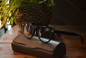 フレーム：OLIVER PEOPLES OV5036A　 レンズ：HOYA 1,60薄型球面レンズ
