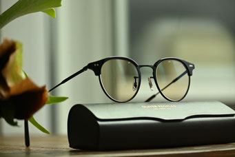 【トラックドライバーの夜間運転用サングラス】フレーム：OLIVER PEOPLES OV5469　レンズ：TALEX MO'EYE BROWN HM Cort
