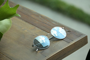 【普段の車の運転で使用する偏光サングラス】フレーム：OLIVER PEOPLES OV1306ST　レンズ：TALEX EASE BLUE Silver Mirror Cort