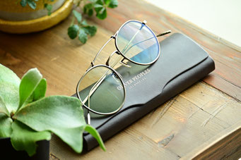 【大学生のお洒落常用メガネ】フレーム：OLIVER PEOPLES OV1309ST　レンズ：Ito Lens 1.67薄型非球面カラーレンズ