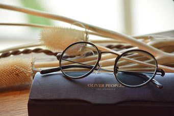 フレーム：OLIVER PEOPLES OV1250T　 レンズ：TALEX PEACEGRAY