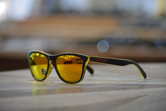FROGSKINS (フロッグスキン) GRIPS COLLECTION  MATTE BLACK・FIRE IRIDIUM　税抜￥18,000円
