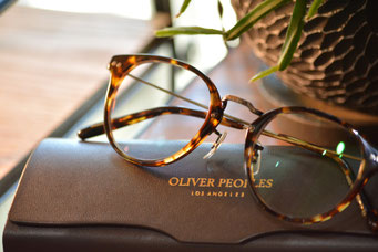 フレーム：OLIVER PEOPLES OV5423D レンズ：HOYA 1,60薄型球面レンズ 
