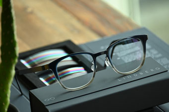 【軽さとかけ心地の良い常用メガネ】フレーム：LINDBERG acetanium1060　レンズ：HOYA 1.60薄型非球面レンズ HM Cort