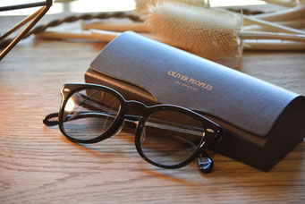 フレーム：OLIVER PEOPLES OV549SU　 レンズ：Ito Lens 1.60薄型非球面レンズ ブリーズブルー全面25％