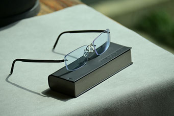 【日常の見やすさを意識した常用メガネ】　フレーム：LINDBERG SPIRIT　レンズ：Ito Lens ACROLITE1.60 Neo Contrast Light TRN Cort