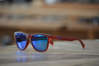 FROGSKINS (フロッグスキン) MATTE RED WOODGRAIN・SAPPHIRE IRIDIUM　税抜￥19,000円