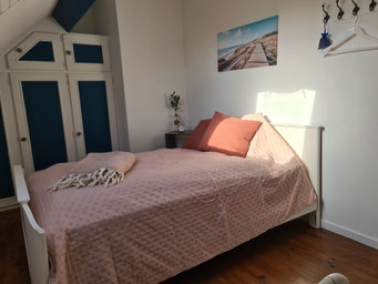 Schlafzimmer 1