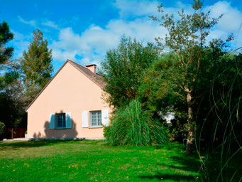 Das Ferienhaus Strandmöwe mit seinem großzügigen Garten.