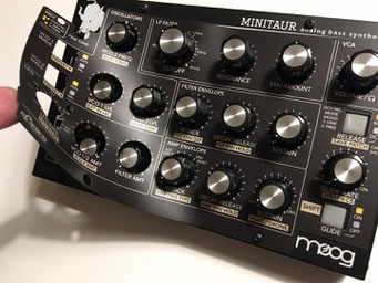 There is no need to loosen any screws or poti caps, the overlay is simply put on! - 'Xtaur Classic' Instrument Overlay (magnetic) by mxpand - for Moog Minitaur & Sirin synthesizer, high-quality operation template/front foil/skin/film