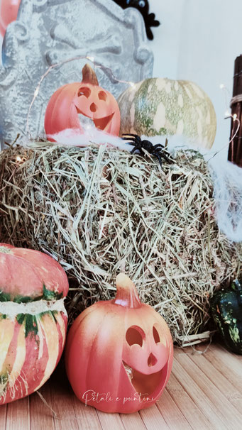 Allestimento Halloween bambino vestito da scheletro  palloncini halloween