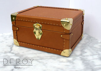 fabriquer ecrin sur mesure avec les accessoires de luxe malle2luxe paris cuir