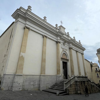 Salerno - Dom, von außen schlicht