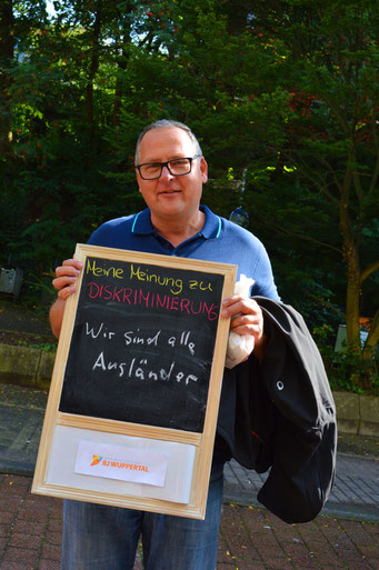 'Wir sind alle Ausländer', ist garnicht so falsch denn unsere Wurzeln stammen immer von woanders.