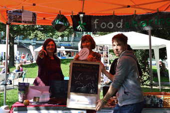 Hier waren wir an dem Stand für "Food Sharing" was wir super finden! Toll das damit Menschen die darauf angewiesen sind diese hier bekommen können und damit der Lebensmittelverschwendung entgegengewirkt wird!