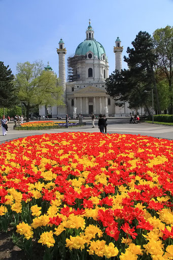 Karlsplatz mit Karlskirche