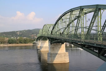 Brücke von der Slowakei nach Ungarn