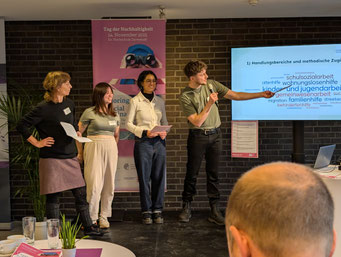 Studierende des Masters Soziale Arbeit (EHD) auf dem Tag der Nachhaltigkeit 2025. | Foto: IZGS
