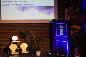 Die Innovation Journey beginnt gleich auf dem Social Talk 2019 | Foto: Schlitt, EKKW