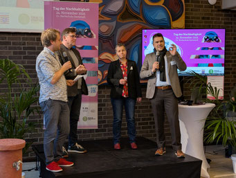 Begrüßung durch die Vizepräsidenten (2. v. l.) Prof. Dr. Peter Pelz (TU Darmstadt), Prof. Dr. Nicole Saenger (h_da) und Prof. Dr. Michael Vilain (EHD) | Foto: IZGS