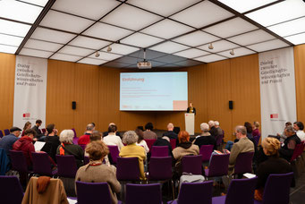 Eröffnung von Dr. Kirsten Mensch, Schader-Stiftung | Foto: Schader Stiftung