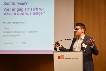 Prof. Dr. Michael Vilain, Vizepräsident für Forschung, Transfer und Internationales der EHD und Geschäftsführender Direktor des IZGS. | Foto: Schader Stiftung