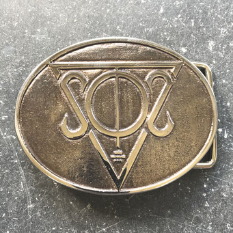 Anfertigung individueller Gürtelschnallen für die Heavy Rock Band "Sons of Sounds" (https://www.sonsofsounds.com/index.php/de/). Gefertigt nach dem Bandlogo aus massivem Messing mit Oberfläche in "Nickel antik". - nachguss.de