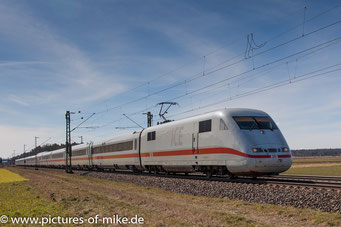 401 067 am 5.3.2018 bei Graben-Neudorf als ICE 370 Basel-SBB - Berlin-Ostbhf.