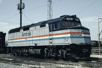 Amtrak #255 am 22.6.1992 in Denver / CO. (ist eine F40PHR) (Foto Sammlung Mike Röntsch)