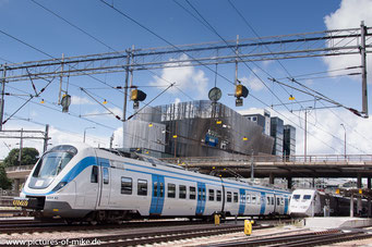 SL 6014 am 16.7.2015 bei der Ausfahrt aus Stockholm-Hauptbahnhof.